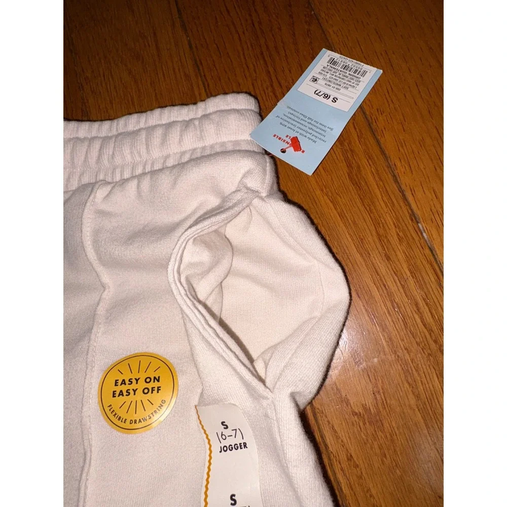 New Cat & Jack Kids Soft White Pintuck Fleece Jogger Pants Size S 6/7 NWT